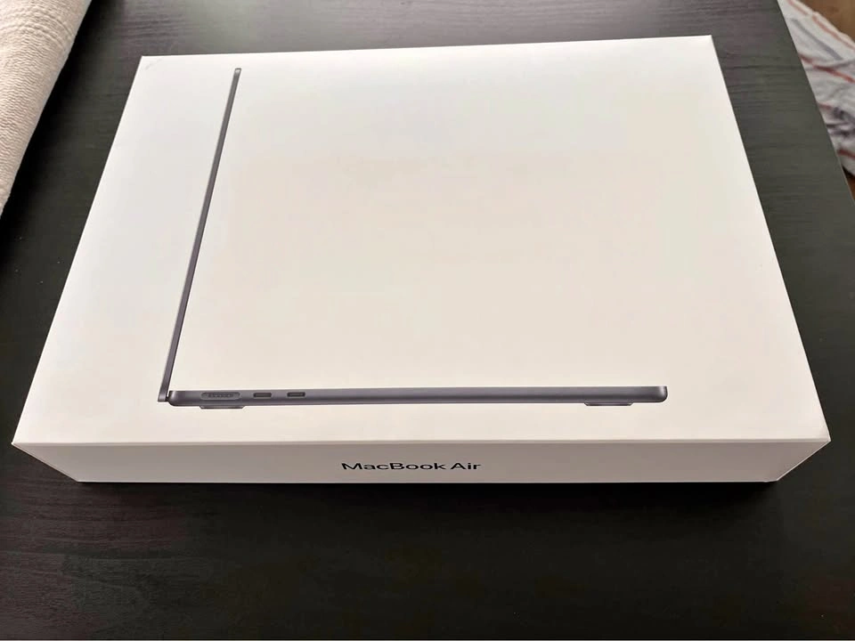 Apple MacBook Air 13-inch M5 Sealed