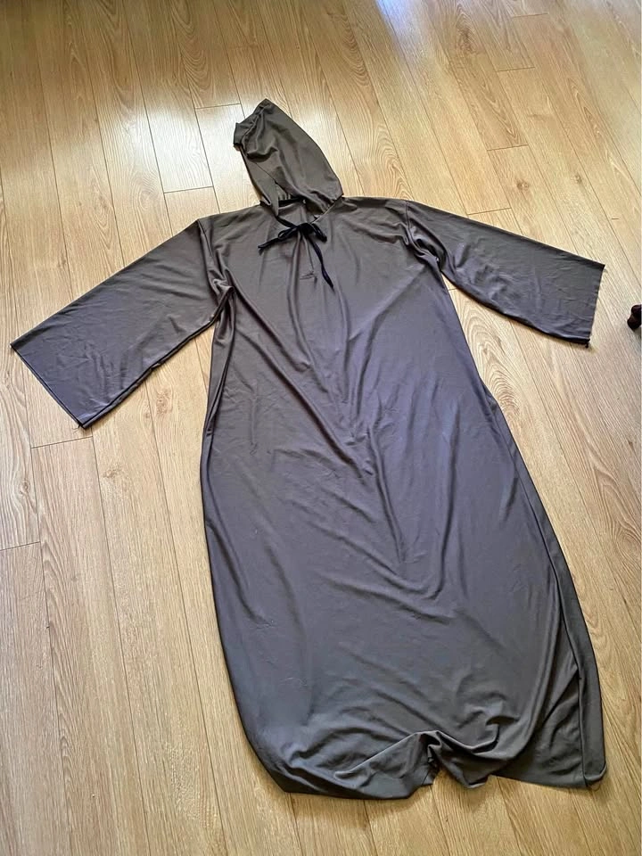 Brown Hooded Robe / Costume Cloak