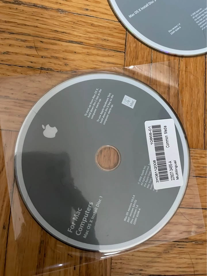Apple Mac OS version 10.5.4 install Disc 1 and 2 - photo 2