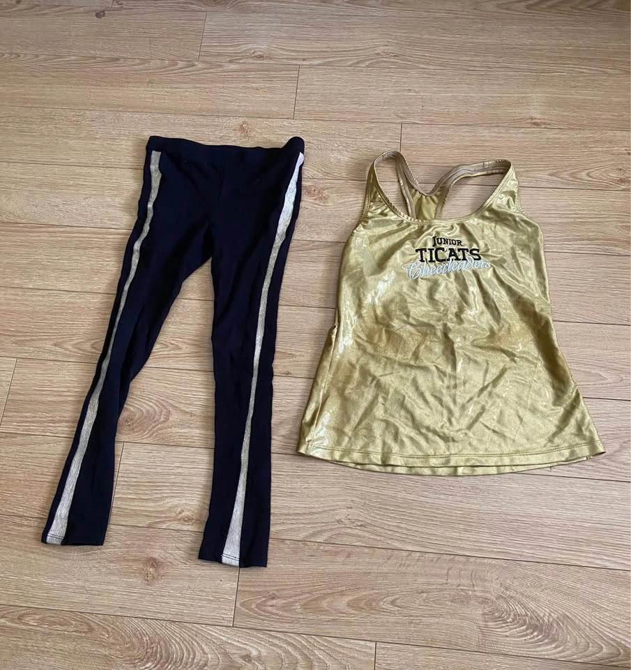Cheerleading Outfit & Pom-Pom Bundle - photo 3