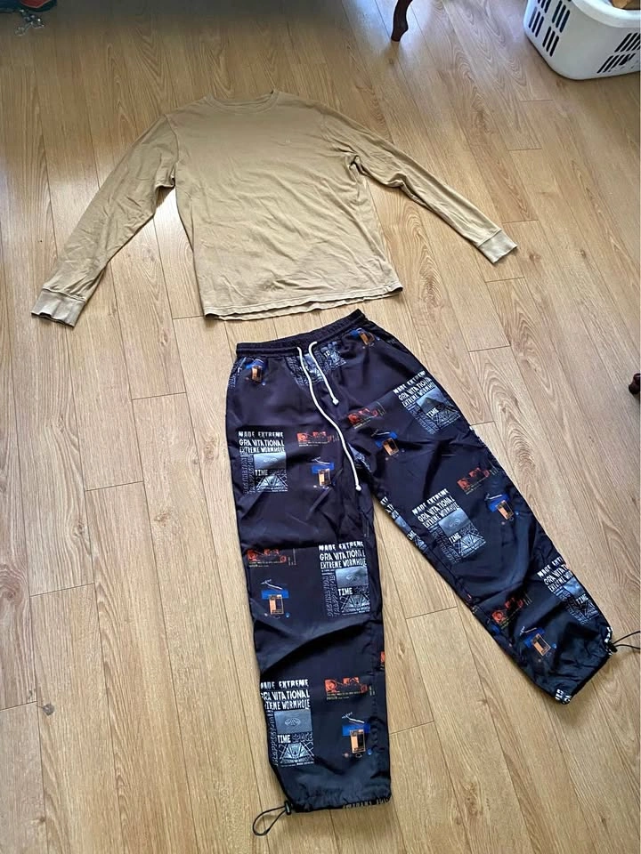 Casual American Eagle Top & Sci-Fi Space Jogger Outfit