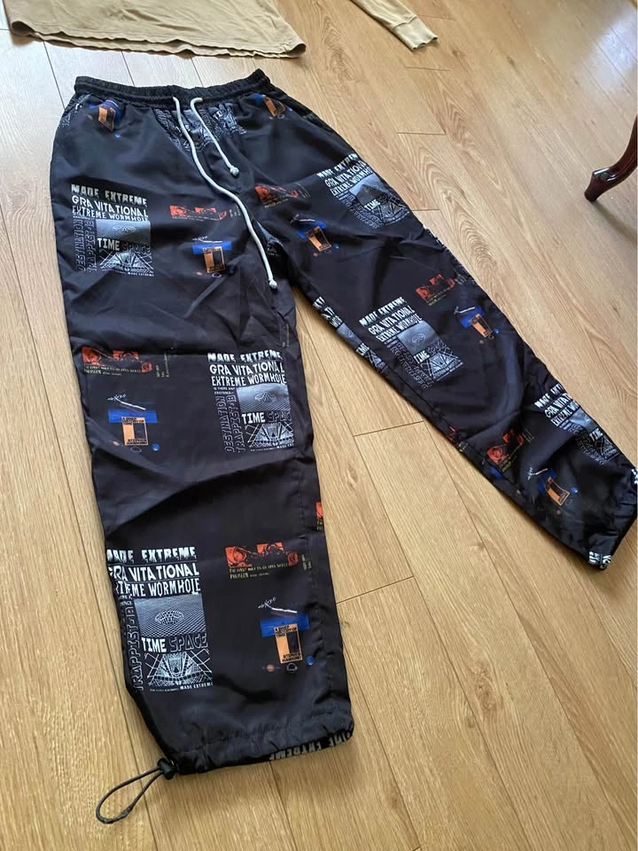 Casual American Eagle Top & Sci-Fi Space Jogger Outfit - photo 3