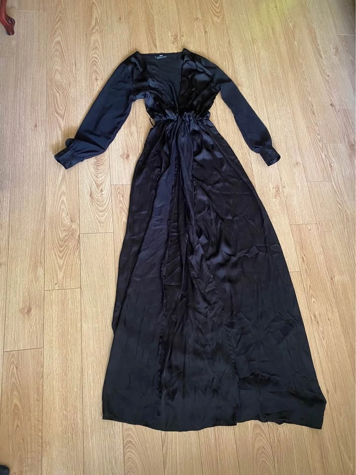 MISS ORD Black Satin Maxi Dress – Size Small - photo 5