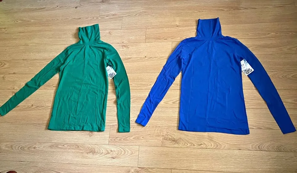 Blue Crush Long-Sleeve Turtleneck Tops — Size Small
