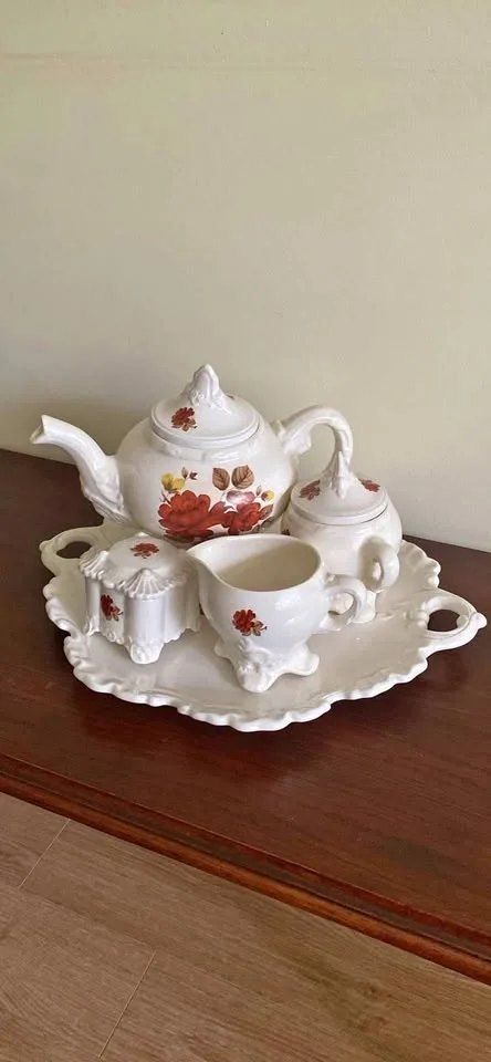 Vintage 1980 Linda Gagnon Ceramic Tea Set – Autumn Floral