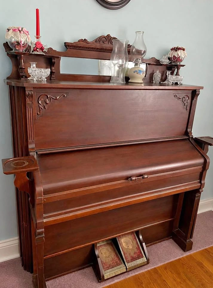 Vintage Thomas Organ Co. Organ – Woodstock, Ontario