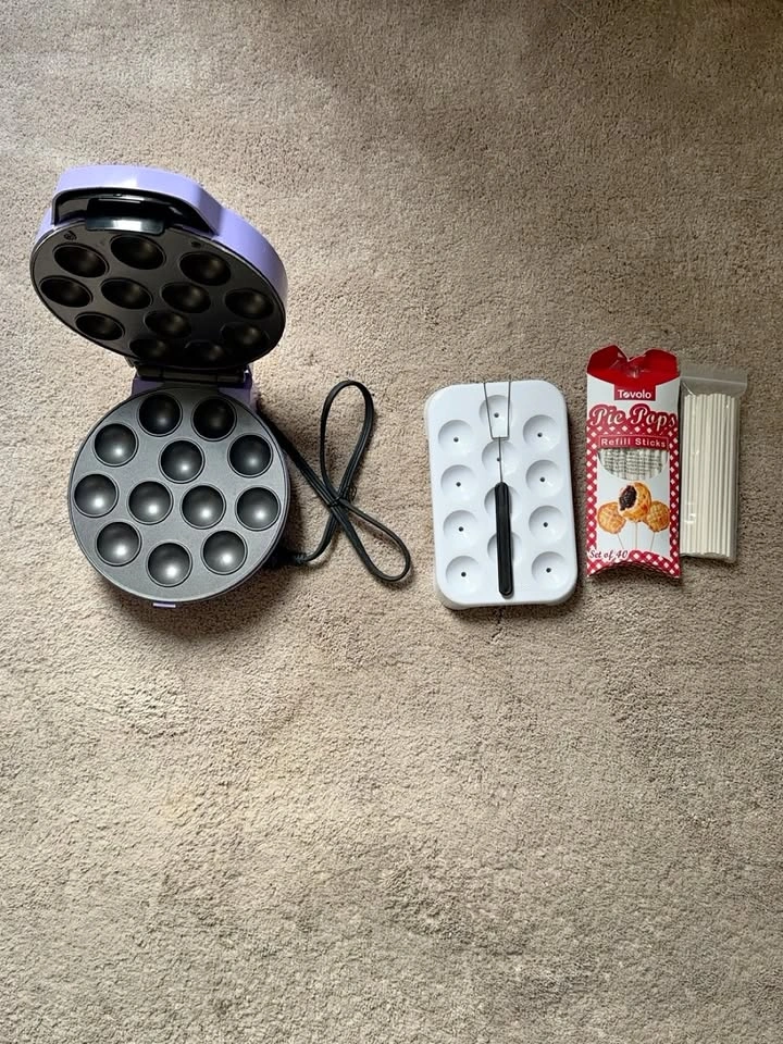 Babycakes 12-Cake Pop Maker with Accessories