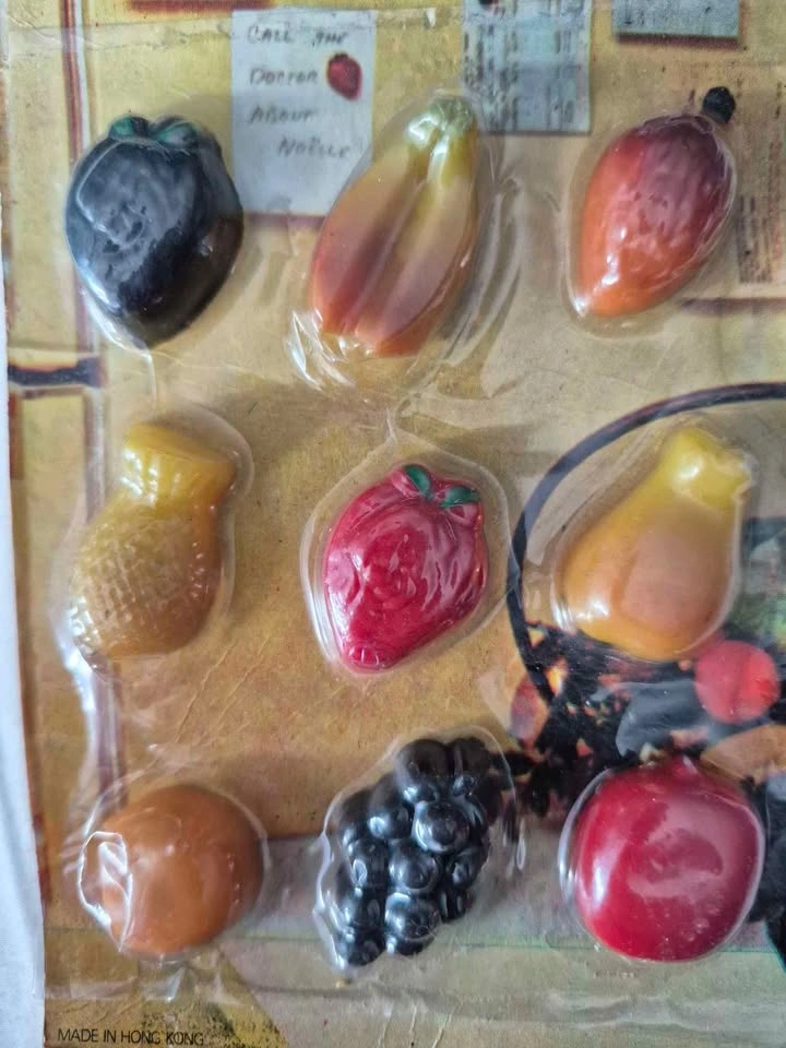 Vintage Fruit Magnetic Memo Holders - Set of 2 - photo 2