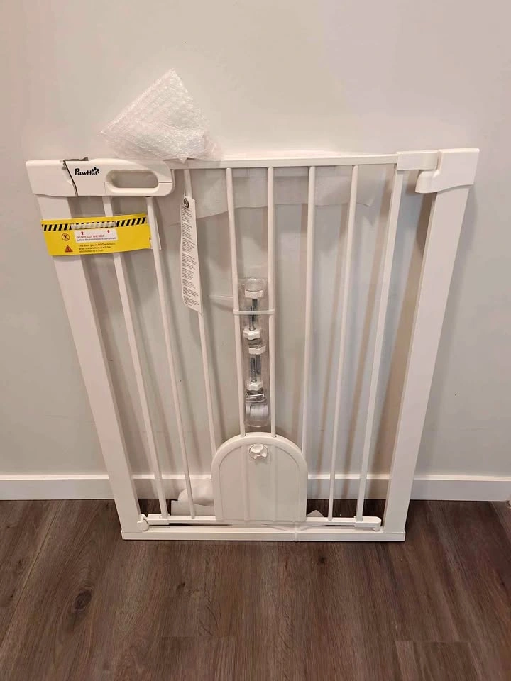 PawHut 30"-32" Extra Wide Pet Gate with Small Cat Door 35" H - photo 2