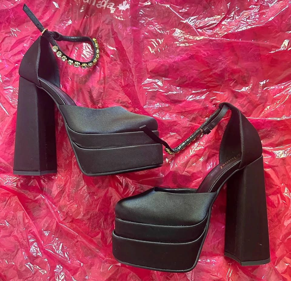 size 40 Black satin platform heels