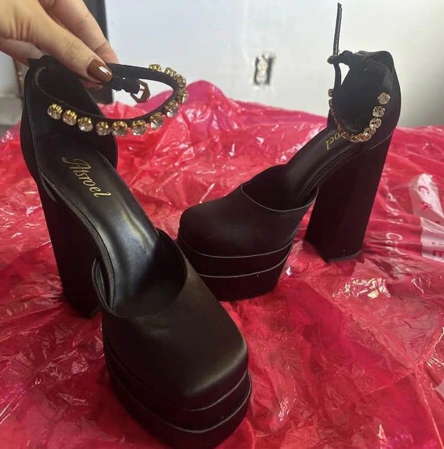 size 40 Black satin platform heels - photo 2