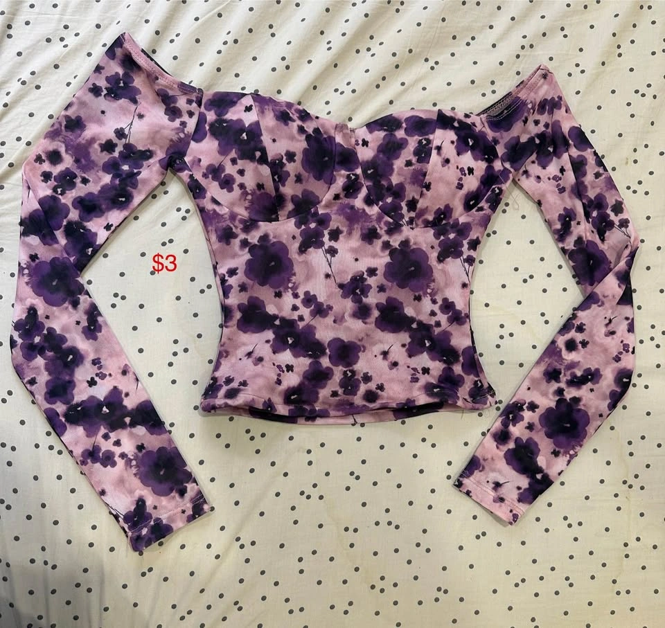 Closet clear out Misc tops size xs take all for $15 - photo 4