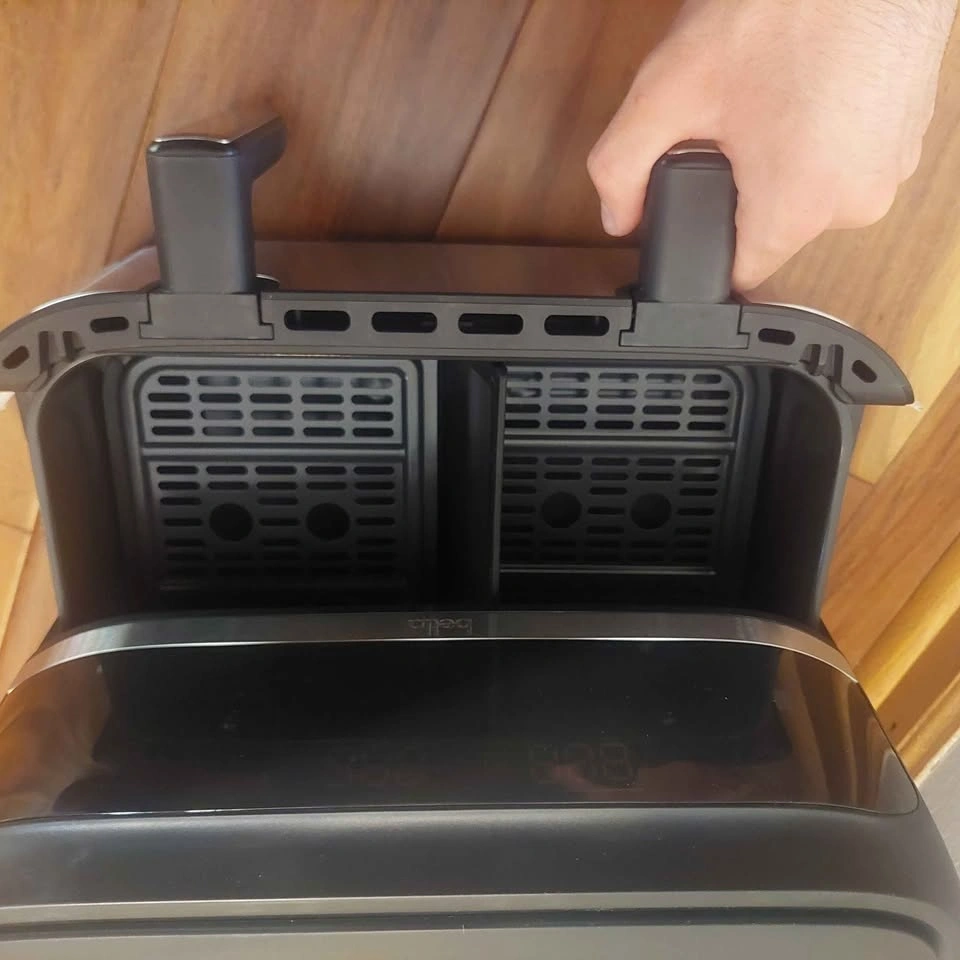 Bella 4qt TriZone Air Fryer - photo 3