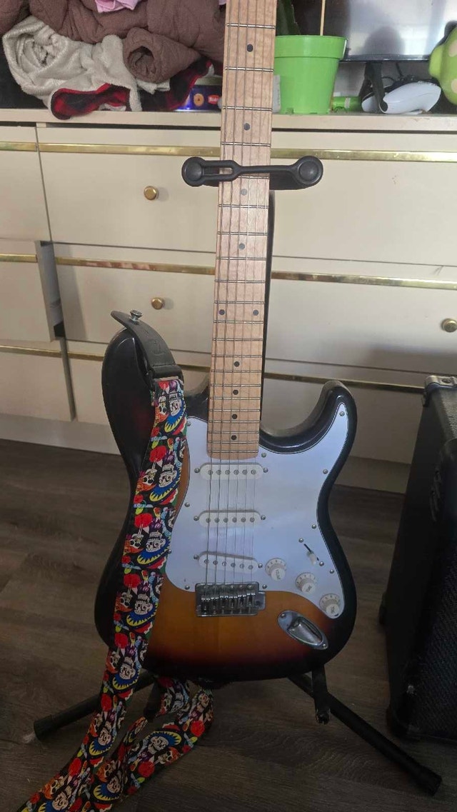 Electric Guitar and Line 6 Amplifier - photo 2