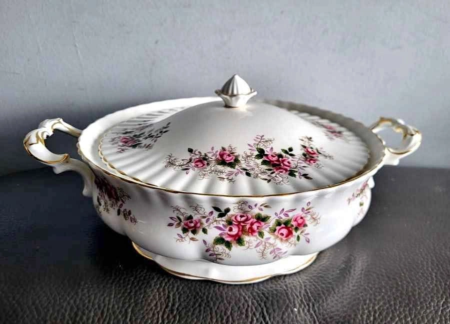Royal Albert Lavender Rose Covered Vegetable Tureen