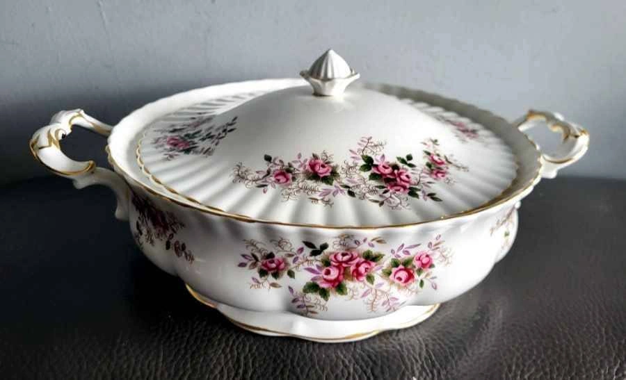 Royal Albert Lavender Rose Covered Vegetable Tureen - photo 2