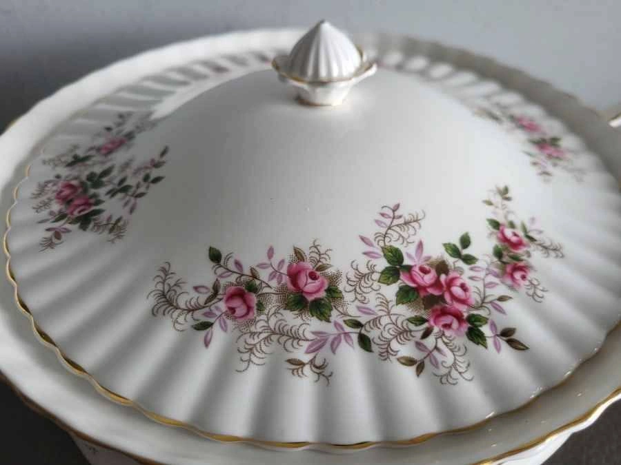 Royal Albert Lavender Rose Covered Vegetable Tureen - photo 4
