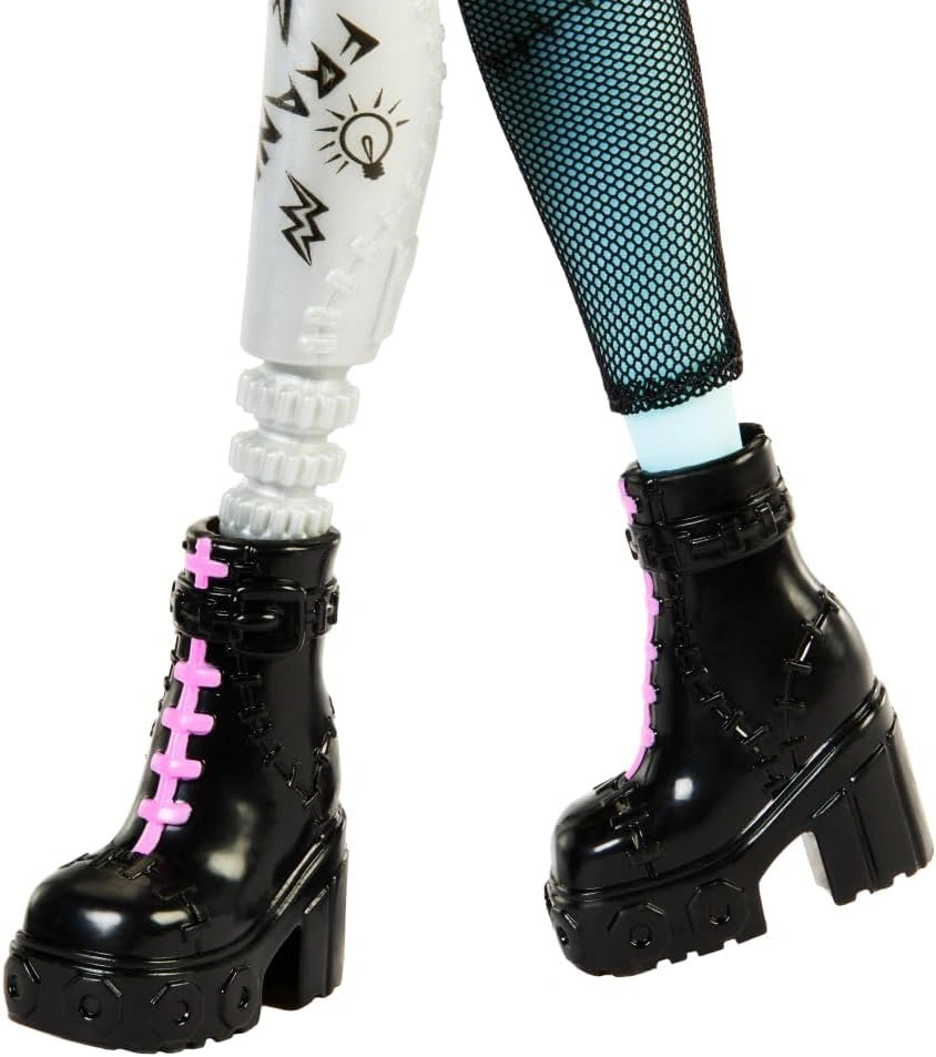 Monster High Frankie Stein Doll with Pet Watzie & Accessories - photo 4