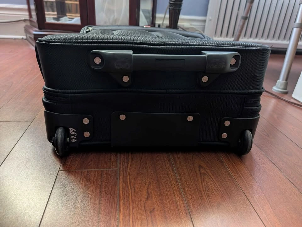 Swiss Gear Wenger Laptop Bag with Wheels - photo 2