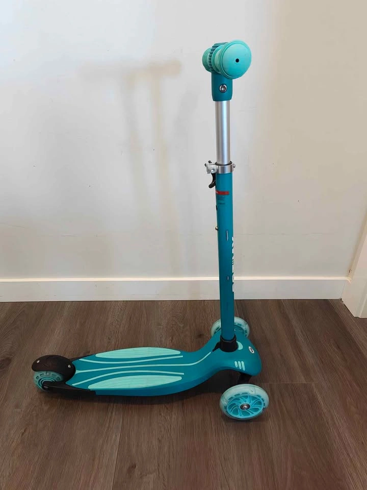 GOTRAX 3-Wheel Kick Scooter for Kids - photo 3