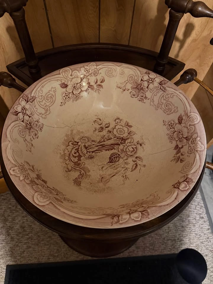 Antique Victorian style washstand - photo 2