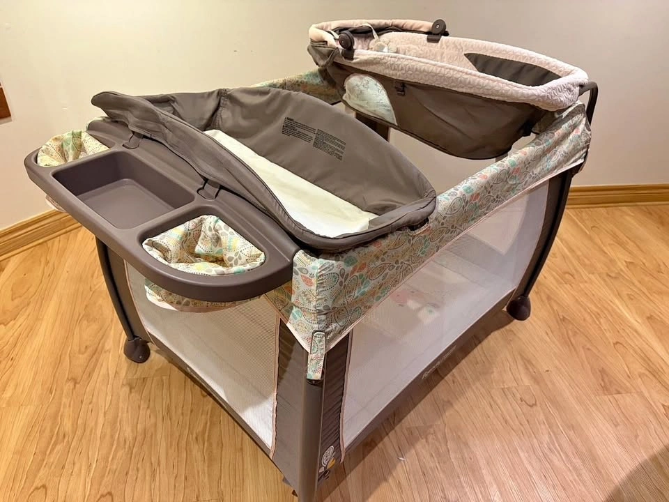 Ingenuity Washable Playard Deluxe with Dream Centre
