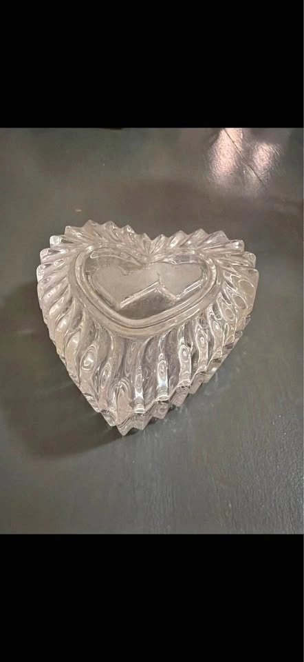 Vintage Zajecar 24% lead crystal heart shaped trinket box