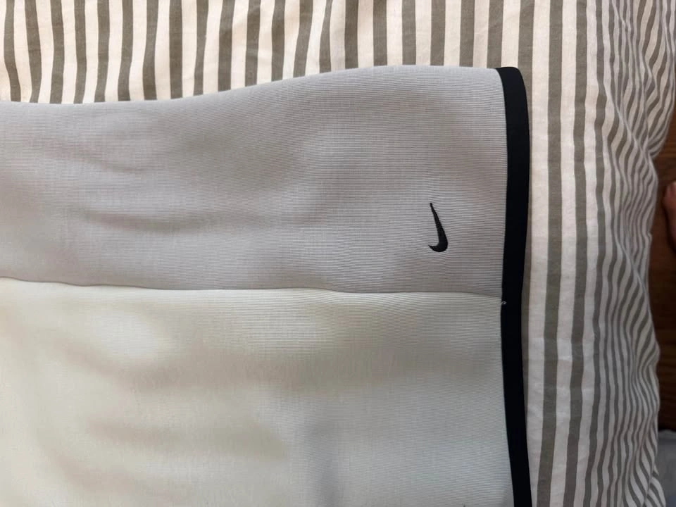 White/Grey Nike tech Fleece MEDIUM - photo 4