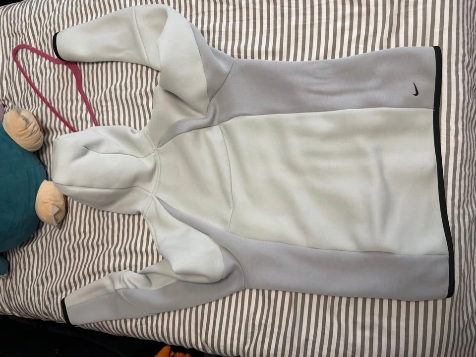 White/Grey Nike tech Fleece MEDIUM - photo 5