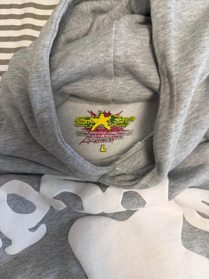 Grey Spider Hoodie LARGE - photo 2