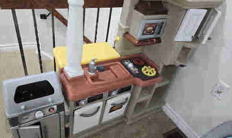 Little Tikes Play Kitchen - photo 2