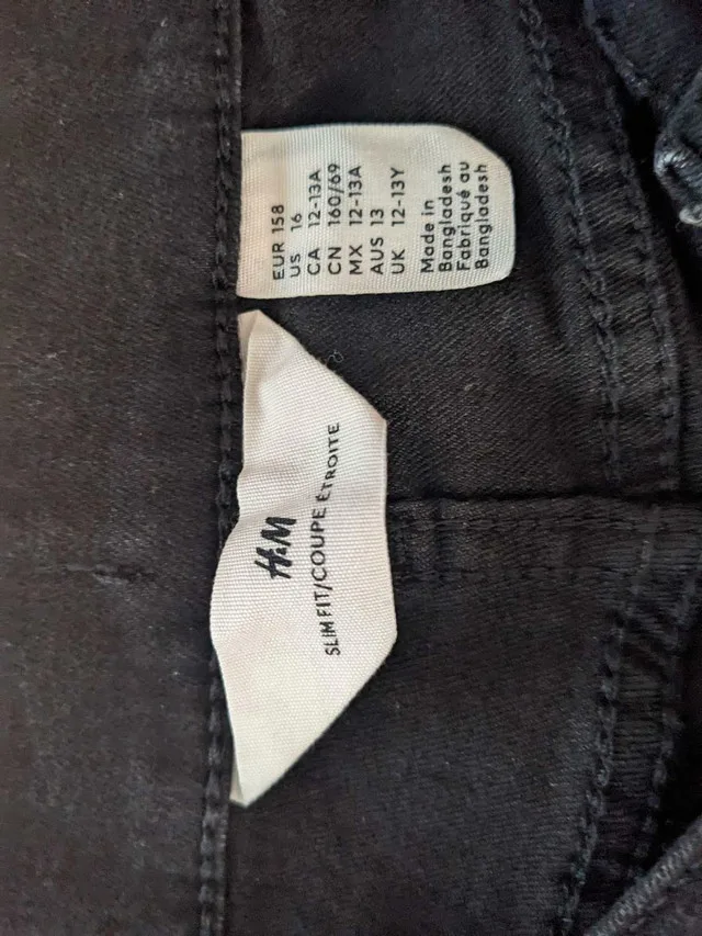 H&M Slim Fit Black Jeans image indicator(2)