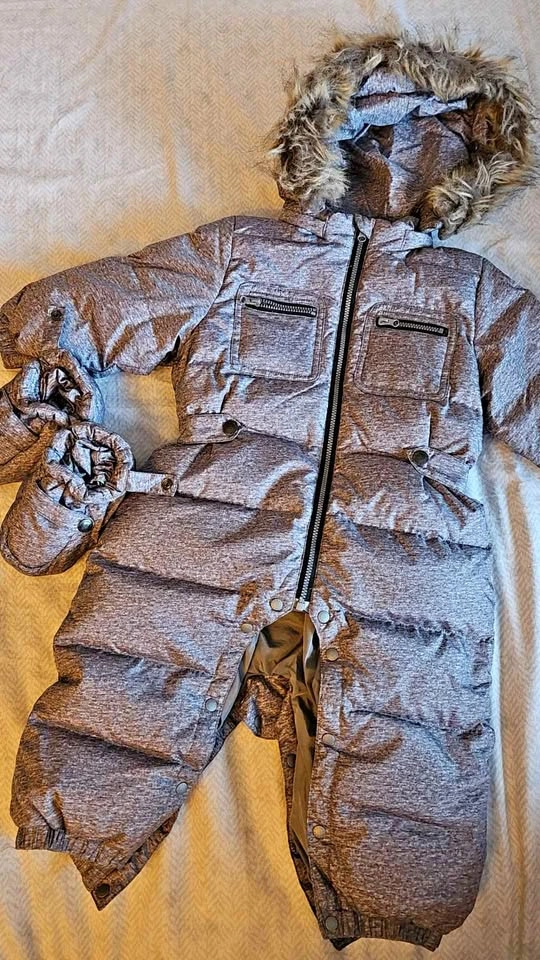 Chickeeduck Baby Down Snowsuit Size 90