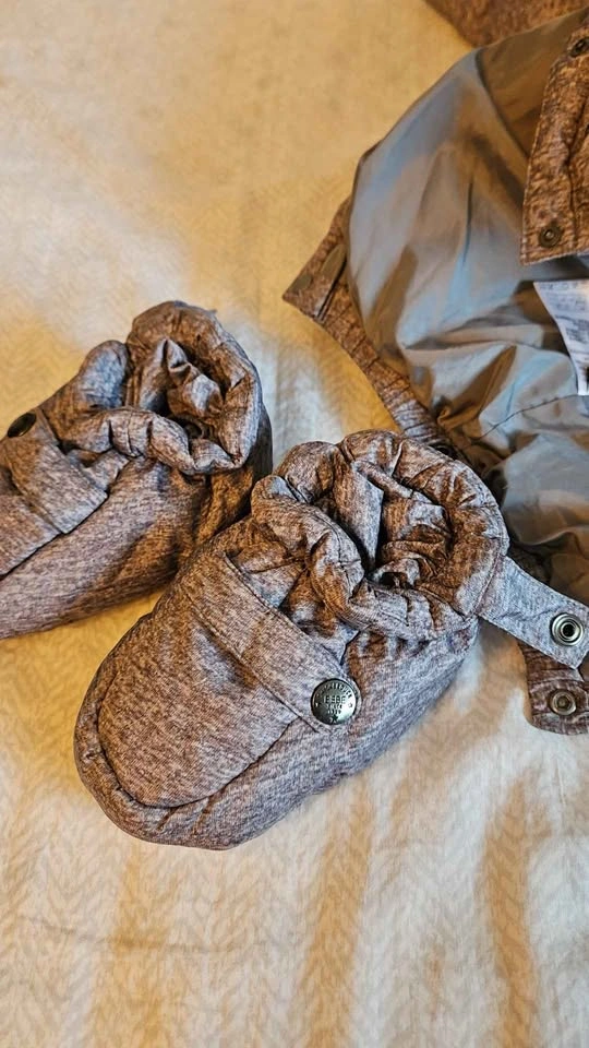 Chickeeduck Baby Down Snowsuit Size 90 - photo 4