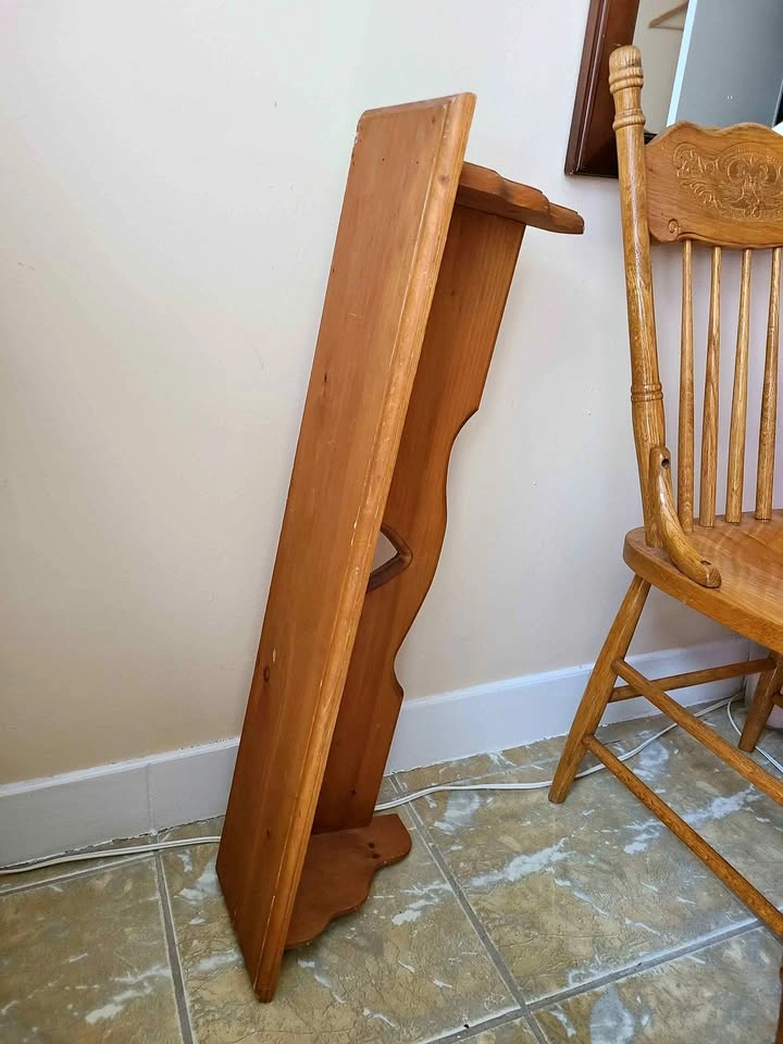 Vintage Pine Heart Cutout Wall Shelf - photo 2