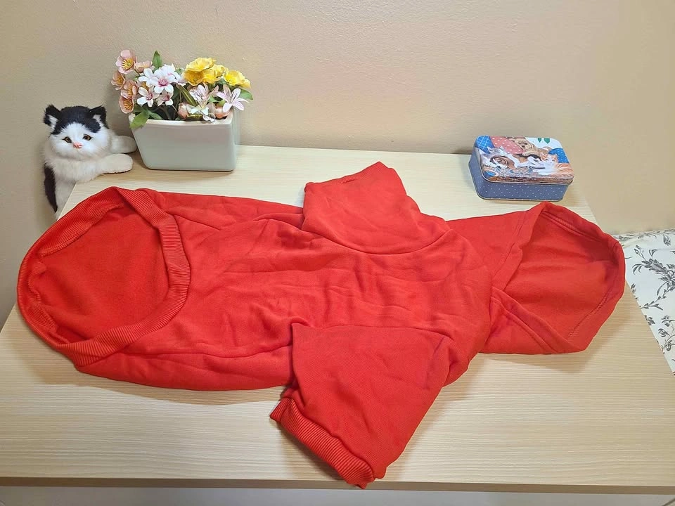 Red Dog Hoodie - Size 4XL