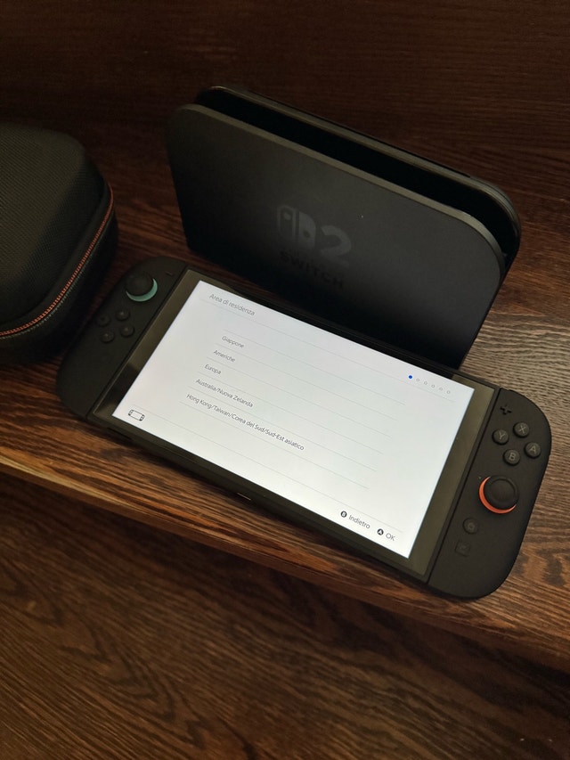 Nintendo switch 2 - like new