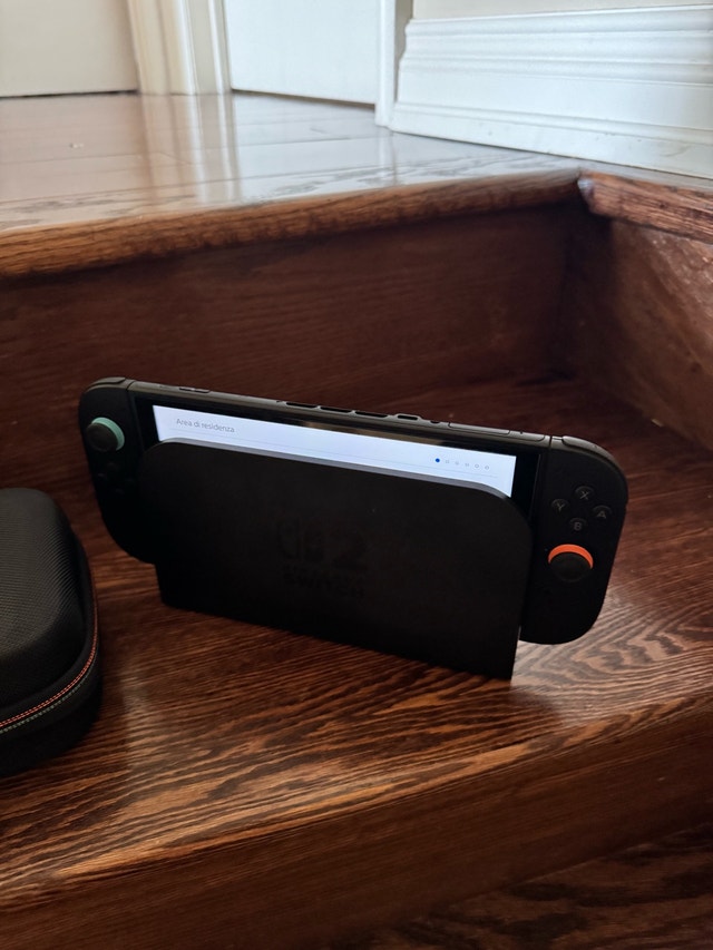 Nintendo switch 2 - like new - photo 3