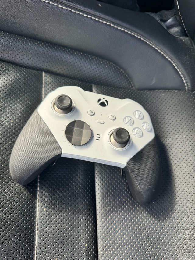 Xbox elite series controller