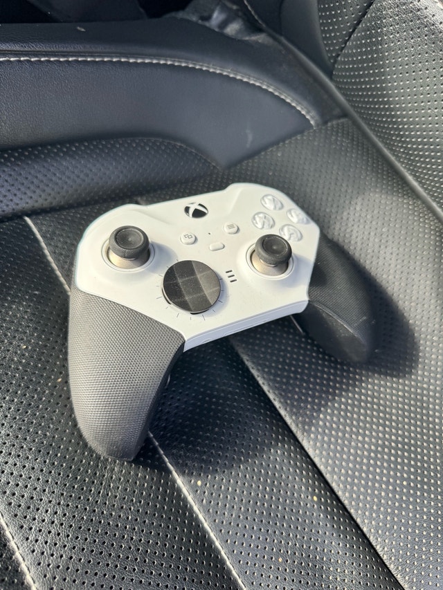 Xbox elite series controller - photo 3