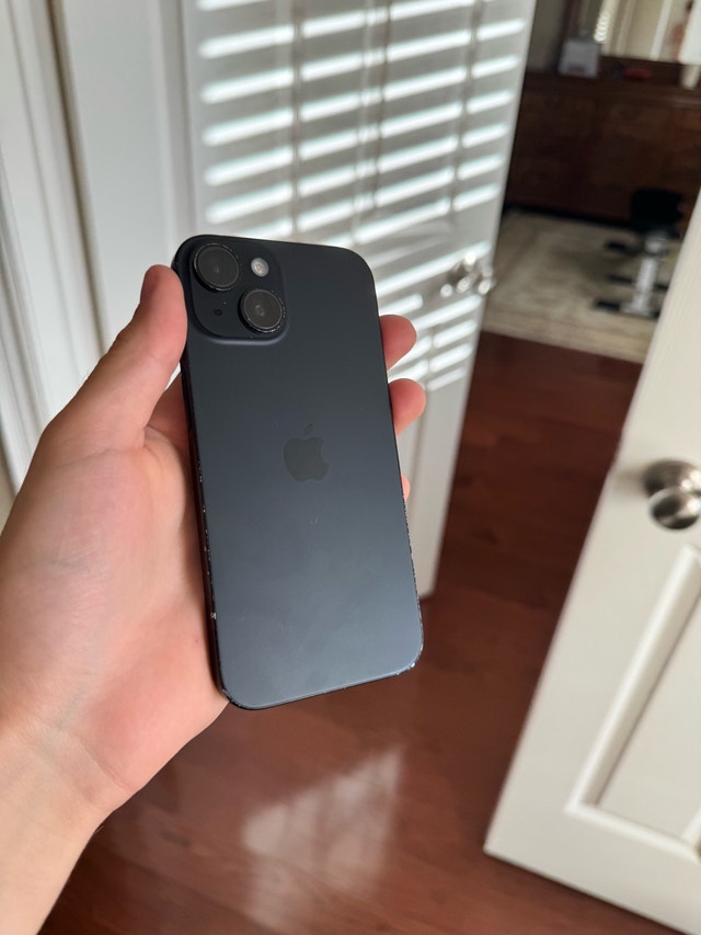 iPhone 15 - 128gb - photo 3
