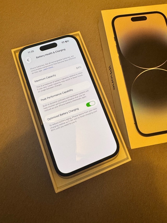 iPhone 14 Pro + box - like new - photo 4