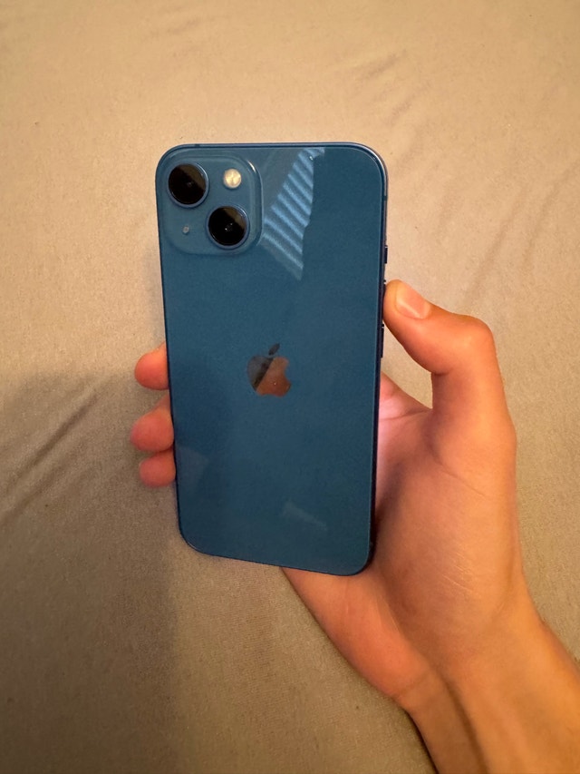 iPhone 13 - like new - photo 3