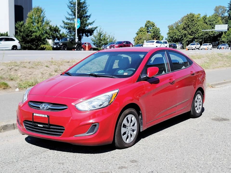 2015 Hyundai Accent - photo 2