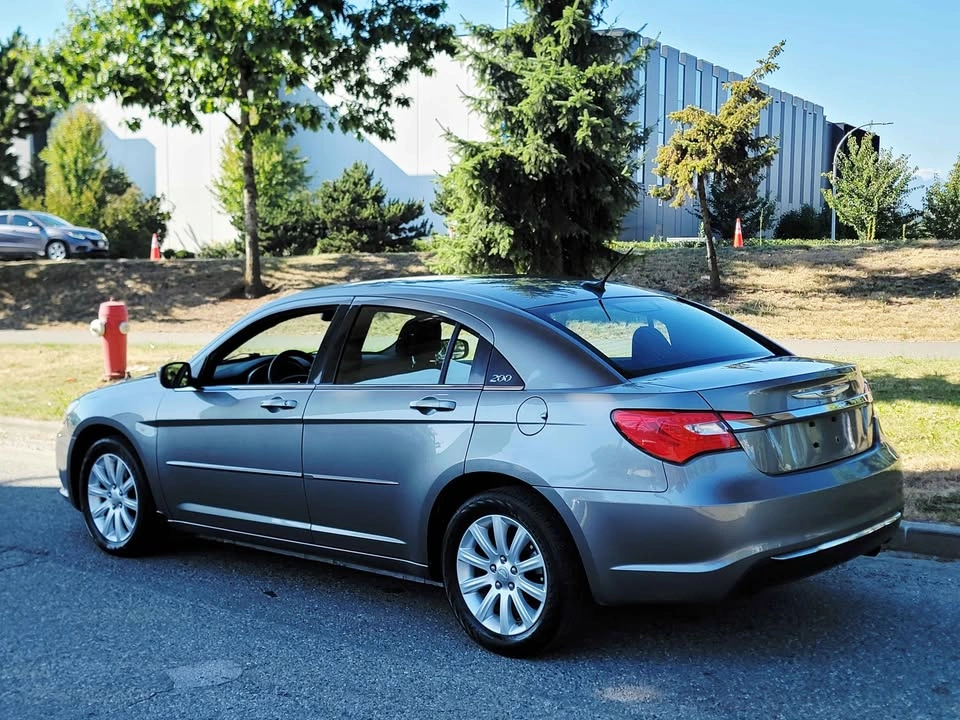 2012 Chrysler 200 - photo 4