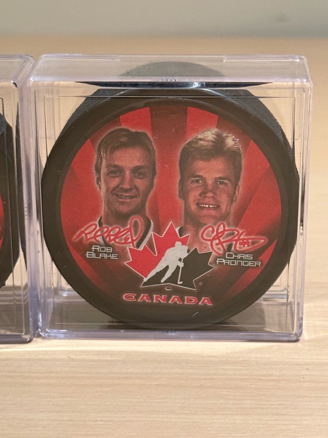 Team Canada Hockey Player Collector Pucks - photo 2