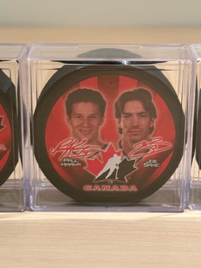 Team Canada Hockey Player Collector Pucks - photo 3