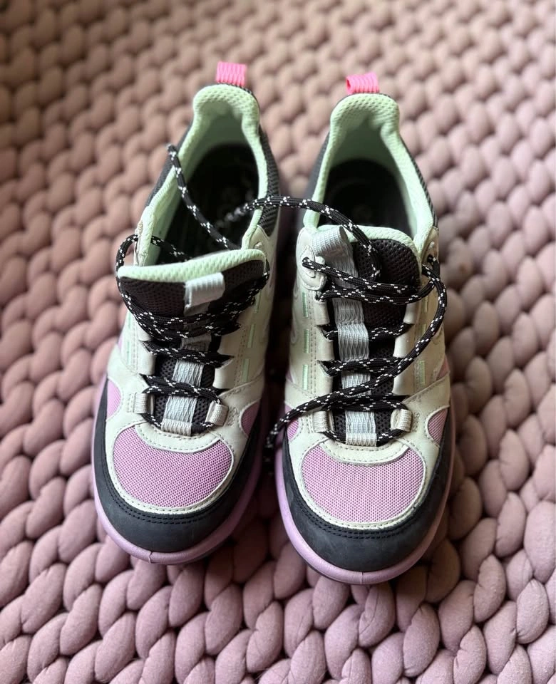 ECCO outdoor Women’s sneakers - Size 8-8.5 - photo 2