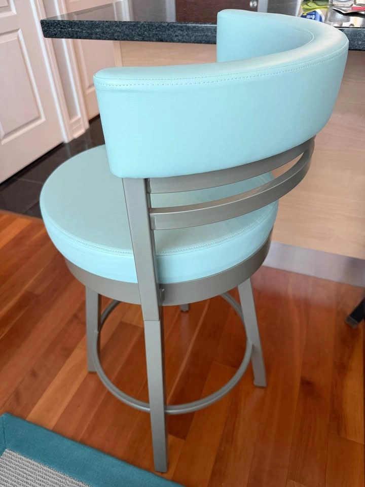 Swivel Bar Stool - photo 3