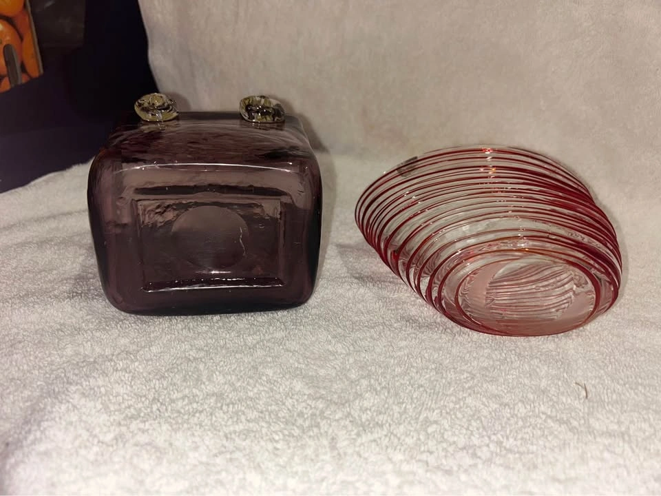 Set of 2 Hand Blown Glass Purse Vases - photo 4